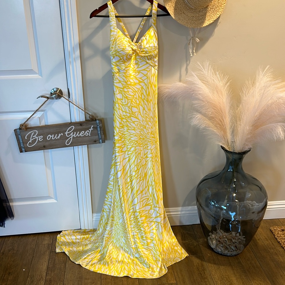 Beautiful yellow and white great Gatsby prom dress.